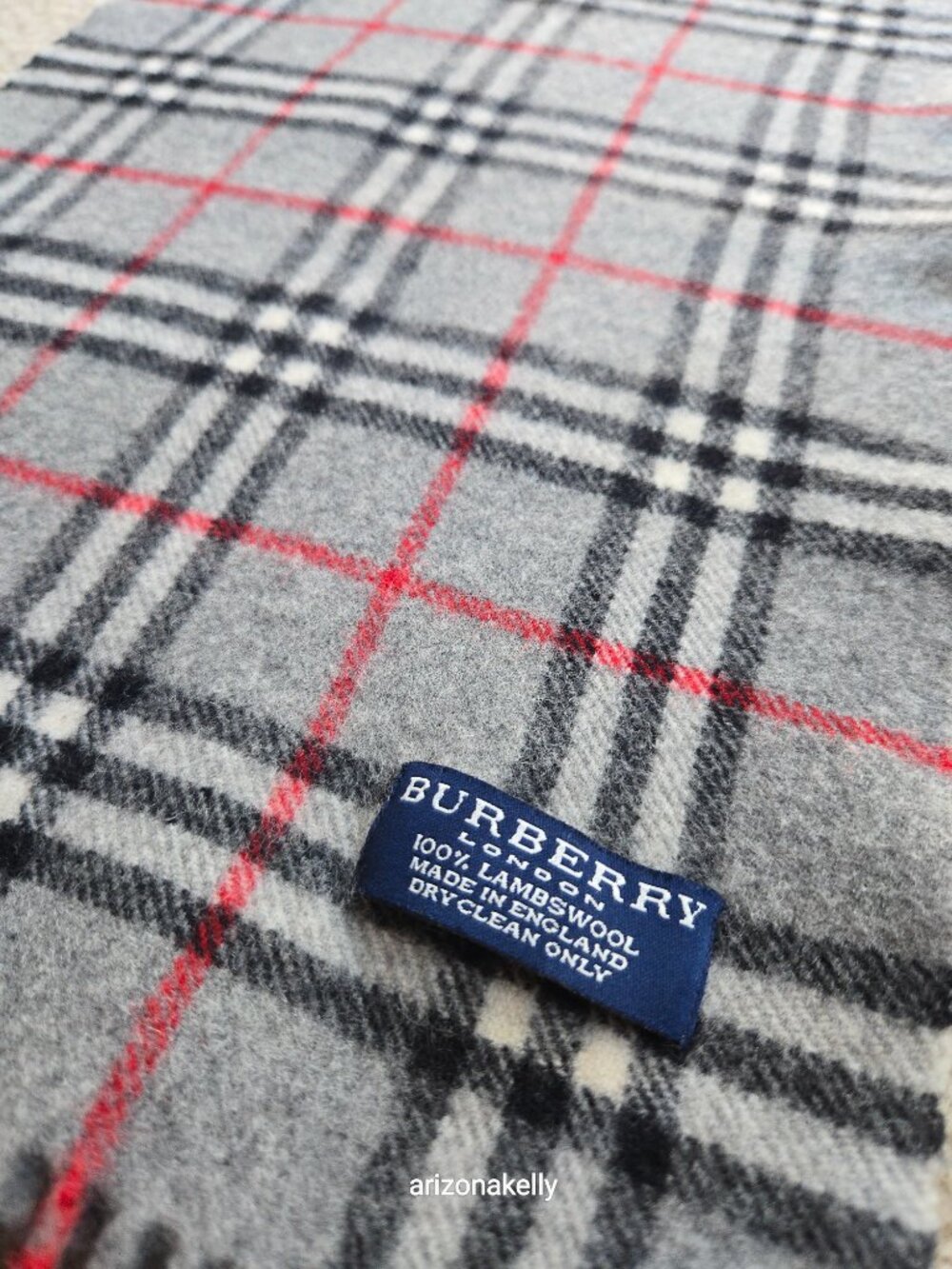 Burberry Nova Check Lambswool Scarf Grey SMALL HOLE - Picture 10 of 11